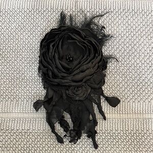 Elegant Black Floral Layered Flower Pin Brooch Like New